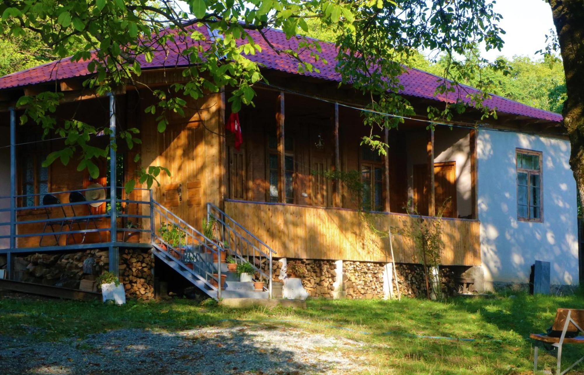 Kipiani Guest House Ყიფიანის Სახლი Khvanchkara Luaran gambar